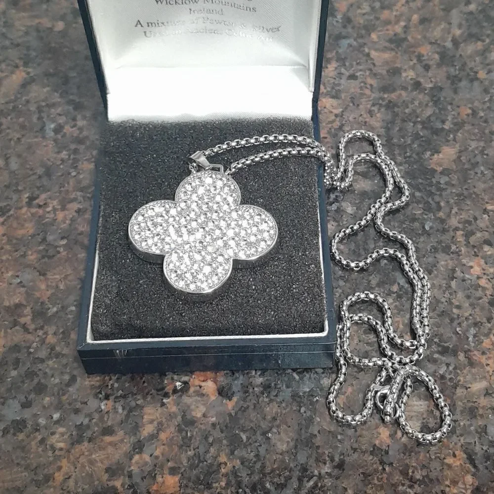 Silver Unisex Showy Hip Hop Necklace on Chain.